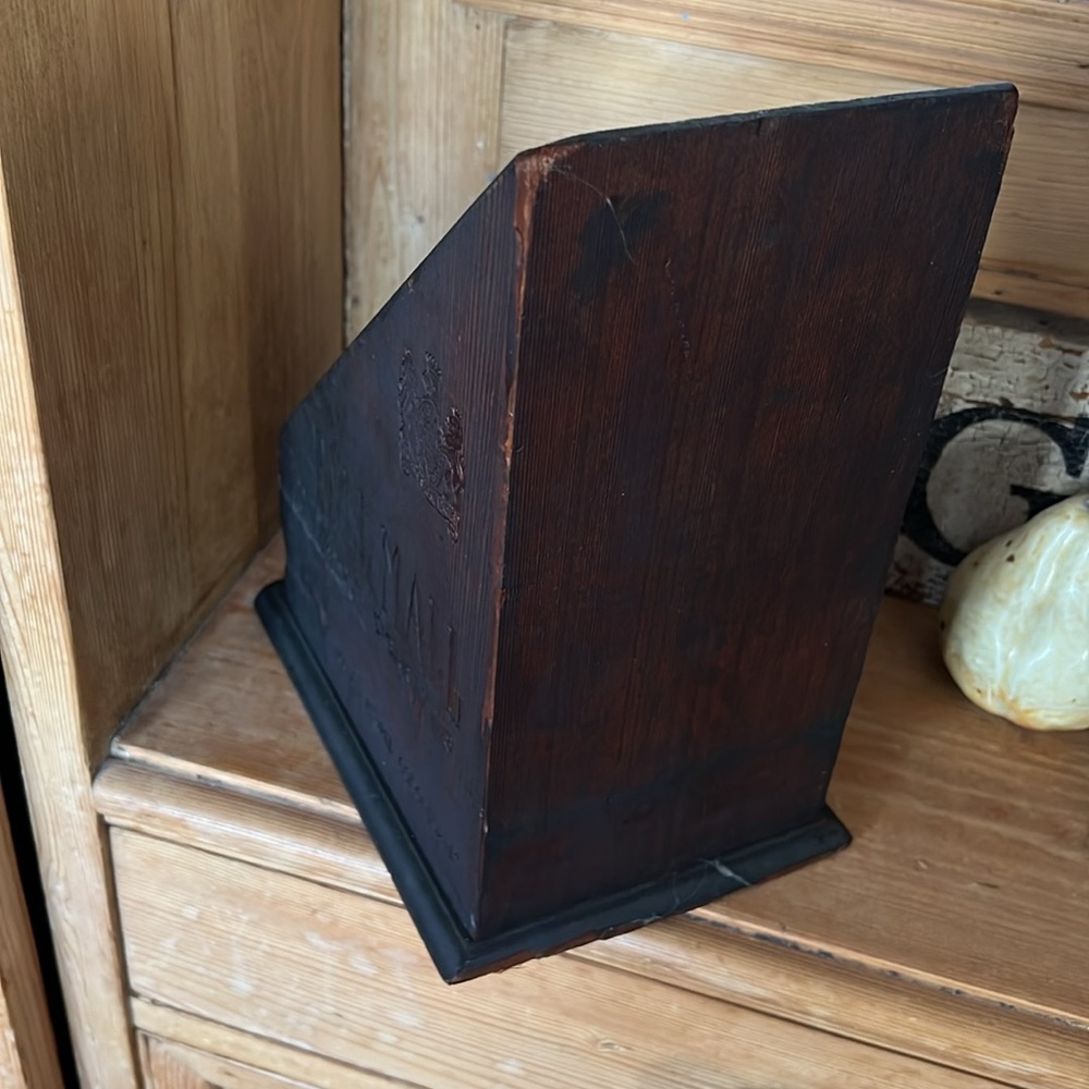 Vintage Wooden Ciggerate Display Case - Picture 5 of 13
